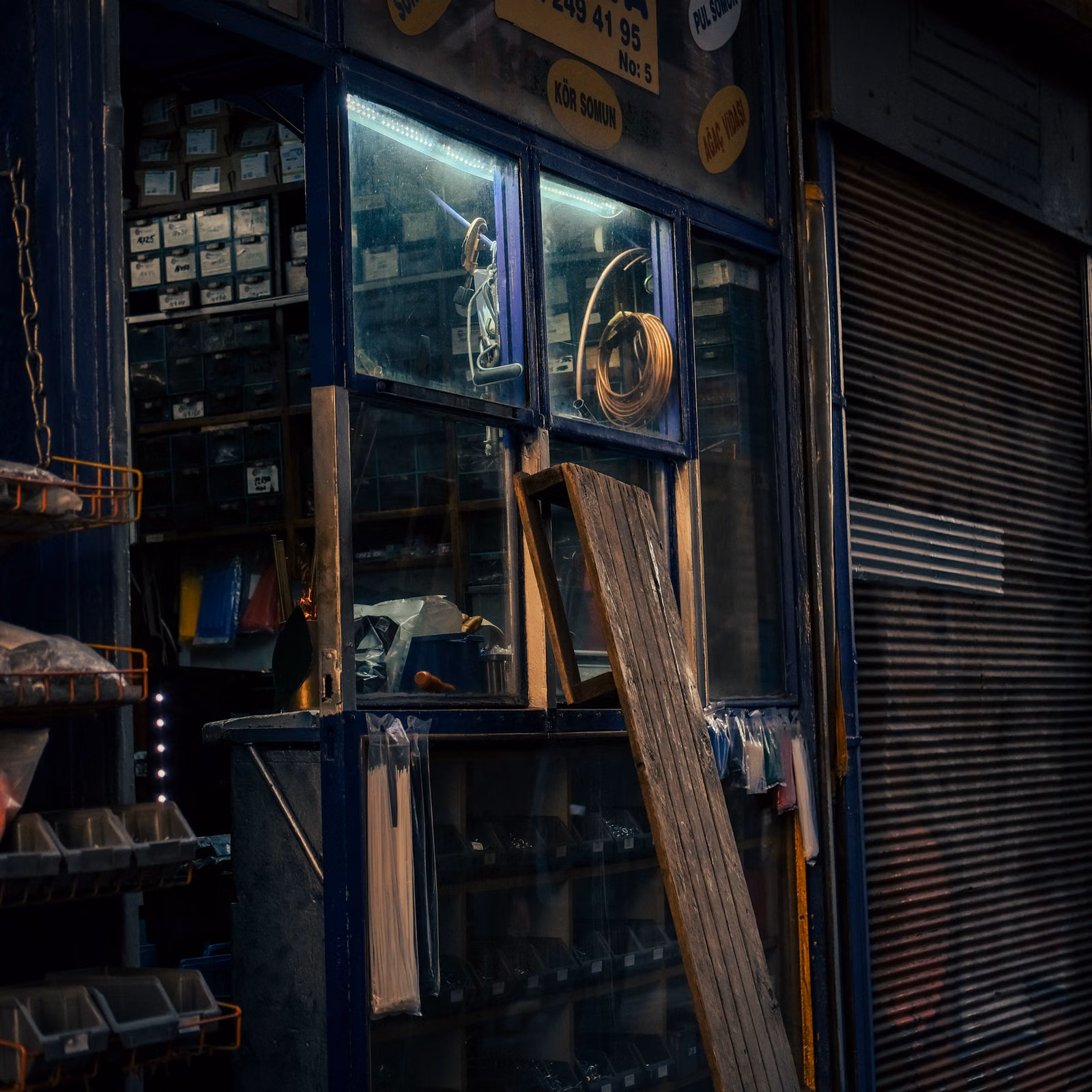 Lf Comercio, Locacao e Representacao — materiais de construção